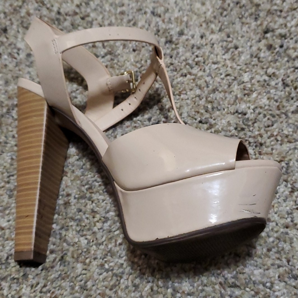 Heels - Picture 2 of 2